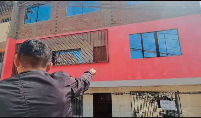 El padre de familia teme por la vida de su familia tras atentado contra su vivienda y altos índices de inseguridad en Villa María del Triunfo. Foto: URPI-La República