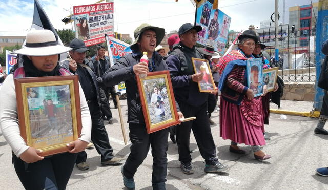 Familiares de ciudadanos fallecidos en protestas marchan en Juliaca. Foto: Kleber Sánchez /URPI LR