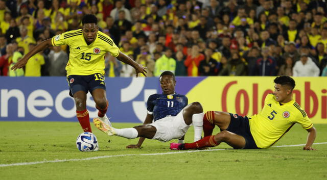 Colombia se fue al descanso con el marcador 1-0 a su favor en el partido contra Ecuador. Foto: EFE