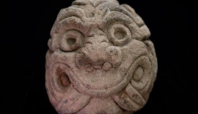 La cabeza de piedra tallada precolombina devuelta a Perú, en una imagen divulgada por el Ministerio de Cultura suizo el 8 de febrero de 2023. Foto: Ministerio de Cultura suizo/AFP