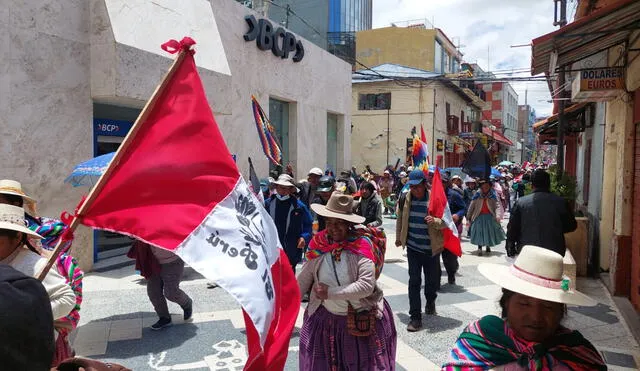 Multitudinaria marcha llegó a la plaza de Puno. Foto: Liubomir Fernandez / URPI-LR