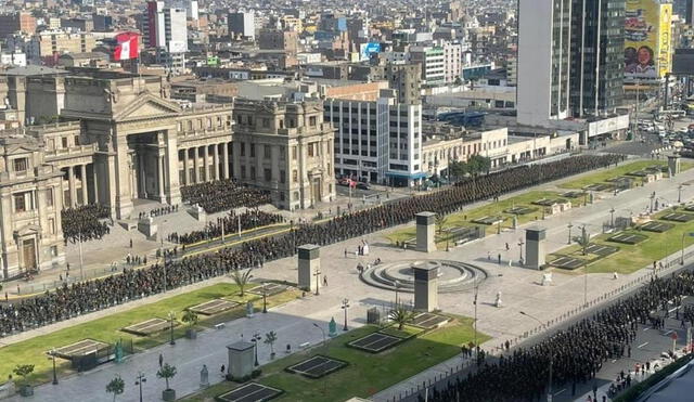 Fuerte contingente policial se registra en avenidas del Centro de Lima. Foto y video: Twitter