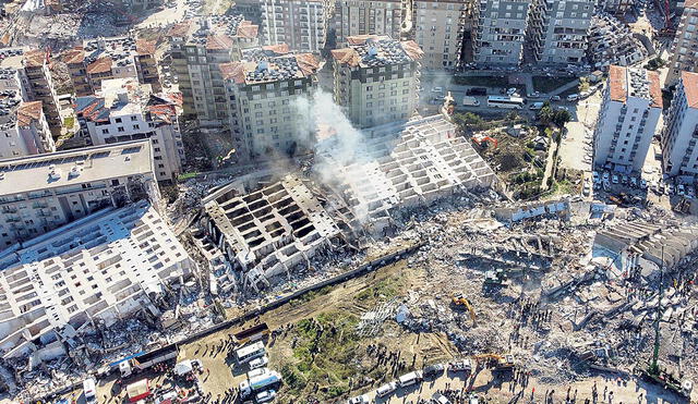 Colapsados. Edificios en ruinas, en Hatay, Turquía. Foto: AFP