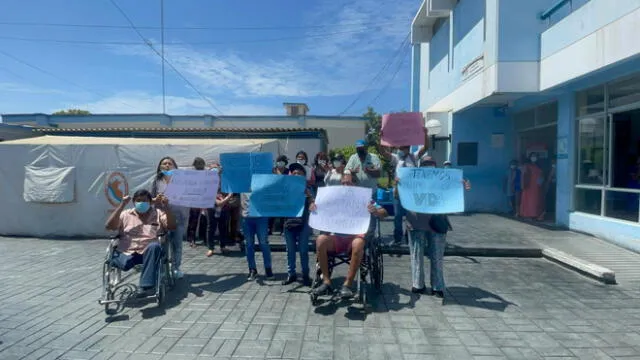 Malestar. Asegurados que se atienden en el HAAA denunciaron que equipos para hemodiálisis ya cumplieron su vida útil. Foto: URPI-LR