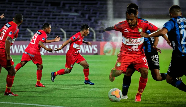 Sport Huancayo logró un triunfo histórico en Uruguay en la Copa Sudamericana 2020. Foto: Composición GLR / EFE