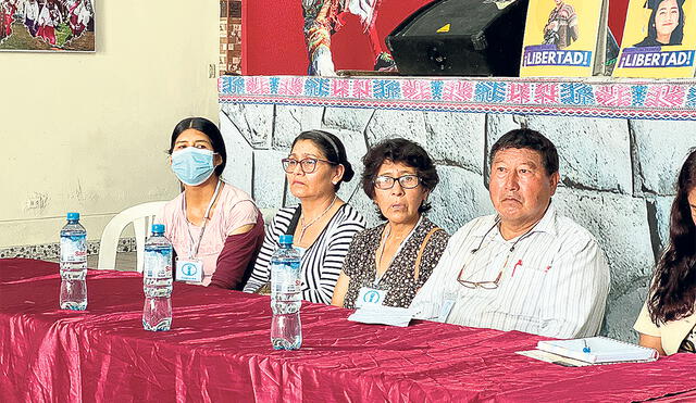 Defensa. Familiares de los detenidos claman su inocencia y piden que se respeten sus derechos. Foto: Omar Coca - URPI/LR