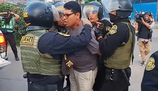 Detenido. Herrera fue detenido cuando grababa la represión policial. Foto: La República