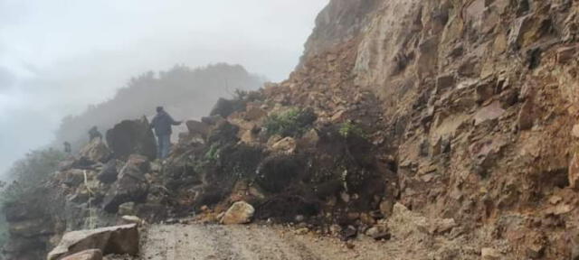 Lluvias ocasionan deslizamientos de tierra en carretera Canchaque-Huancabamba. Foto: William Tocto