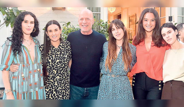 Con sus seres queridos. El actor (al centro) junto a su exesposa Demi Moore, su esposa Emma Heming y algunas de sus hijas. Foto: difusión