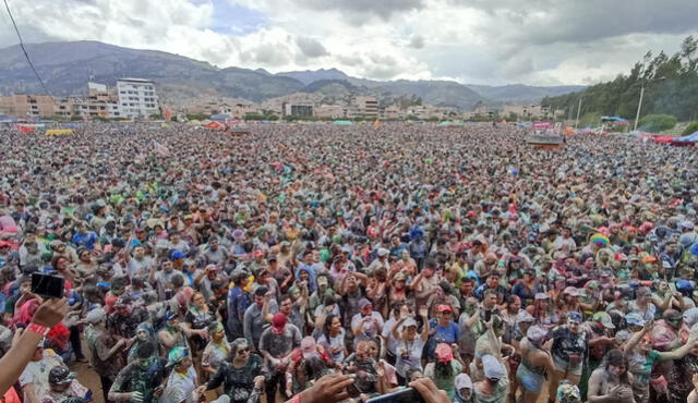 Miles de personas de diferentes partes del Perú y el mundo llegaron este fin de semana a la ciudad de Cajamarca. Foto: Cajamarca Últimas Noticias