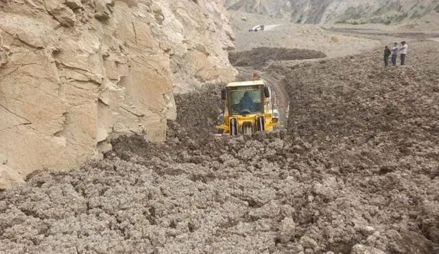 Los huaicos bloquearon las carreteras en la sierra de Áncash. Foto: La República