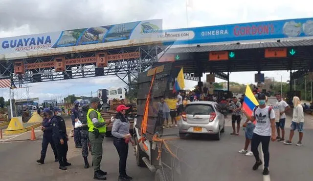 La nueva tarifa de peajes en Venezuela no ha sido bien recibida por los ciudadanos. Foto: composición LR/@bolivar_fona/Twitter