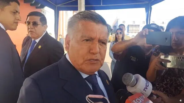 Acuña invocó que el alcalde y el general PNP conversen. Foto: La República