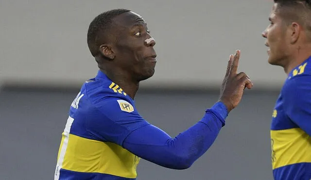 Luis Advíncula llegó a Boca Juniors en el 2021. Foto: AFP