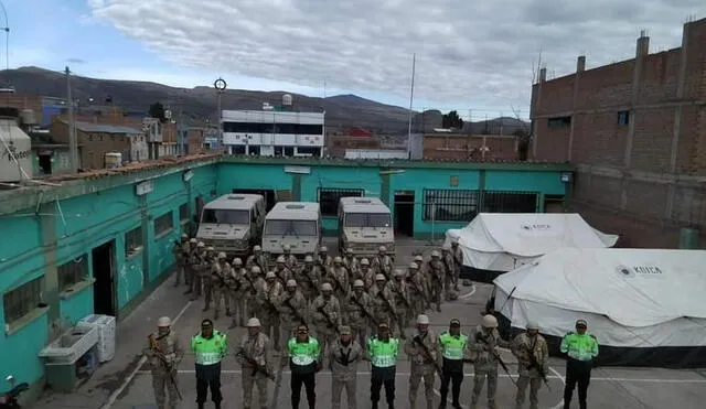 Fuerzas del orden arriban a Cabanillas (Puno). Foto: Fama TV