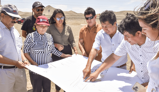 Jeri Ramón reconociendo el terreno donado para la nueva sede de la UNMSM en Huarmey. Foto: UNMSM