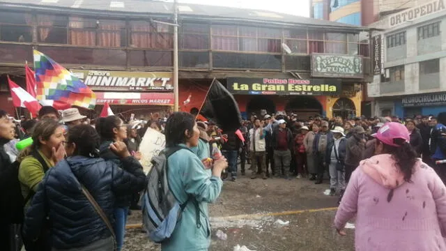 Marcha por la paz. Fue impedida por los huelguistas. Foto: La República.