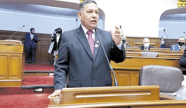 Esdras Medina. Parlamentario afirma que no comprende porqué la ciudadanía los rechaza sí hacen una buena gestión. Foto: La República