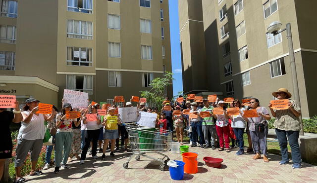 Los afectados exigieron a la empresa solucione el problema que afecta principalmente a niños y adultos mayores. Foto: Rosa Quincho/ URPI/ La República