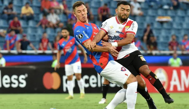 Cerro Porteño vs. Curicó Unido: ambos equipos se fueron al descanso con el marcador sin goles. Foto: Conmenbol Libertadores