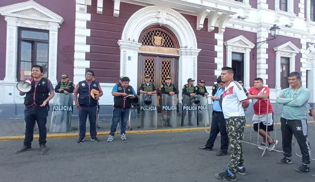 Los agentes de seguridad ciudadana continuarán con sus protestas si su pliego de reclamo no es atendido. Foto: Sergio Verde/ URPI/ La República