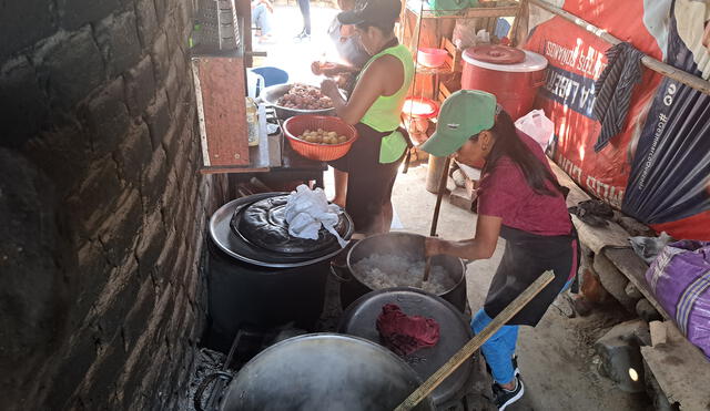 No será un buffet, pero en la olla común Vecinas Unidas cuidan mucho que la comida sea nutritiva. Foto: Higo Rodríguez