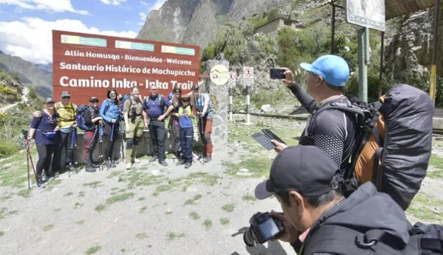 Turistas iniciaron recorrido del Camino Inca. Foto: Luis Álvarez / URPI-LR