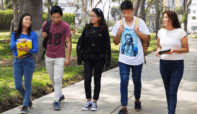 'Tirarse la pera' es una jerga muy popular entre los estudiantes peruanos de colegios y universidades. Foto: Revista Gana Más