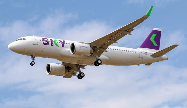Sky Airlines se sumó a la iniciativa de otras compañías aéreas tras la crisis de Viva Air. Foto: Aviación News