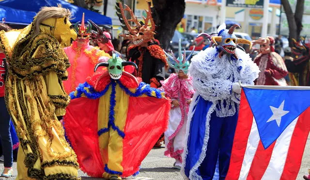 El carnaval de Guaynabo se celebra durante 3 días este 2023. Foto: composiciónLR / Top 10 Puerto Rico/ Voces del Sur