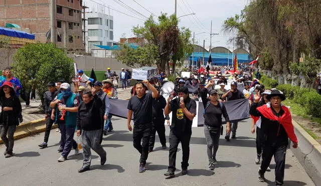 Comerciantes anuncian protestas si presidenta Dina Boluarte llega a Arequipa. Foto: Wilder Pari / URPI-LR