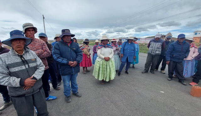 Aimaras de Ilave muestran apoyo a sus paisanos protestantes de Juli. Foto: Liubomir Fernández/URPI-LR