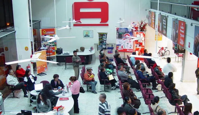 Los bancos concentran actualmente el 85% de participación en el mercado. Foto: Andina