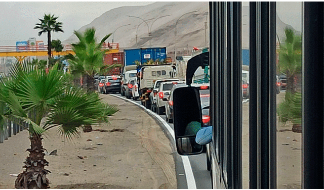 Se registra congestión vehicular en la Panamericana Sur tras accidente de tránsito. Foto: La República