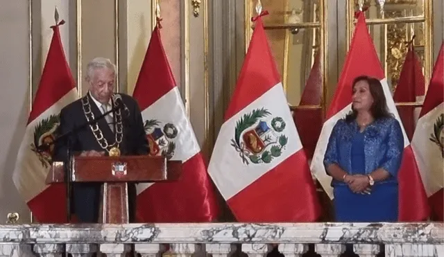 Mario Vargas Llosa fue condecorado por la presidenta Dina Boluarte. VIDEO: Omar Coca-URPI/La República