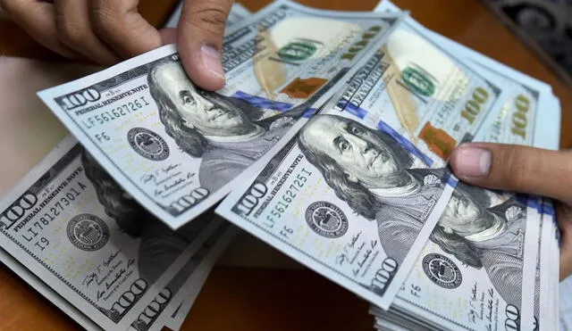 Dólar retrocedió 0,31% con relación al cierre de la víspera. Foto: Andina