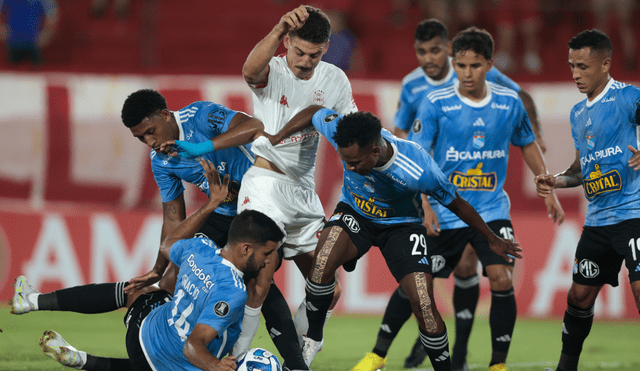 Cristal intenta volver a la Fase de Grupos de la Libertadores por tercer año consecutivo. Foto: EFE