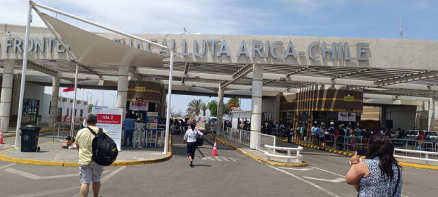 Picos. Turistas chilenos visitan Tacna buscando servicios de salud, gastronomía, diversión y realizar compras. Foto: La República.