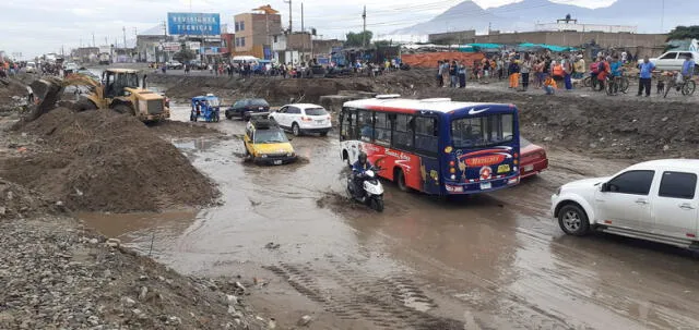 El caudal de la quebrada El León también habría causado la muerte de una mujer en el sector La Molina, en Trujillo. Foto: Perú Sin Fronteras/Digital TV - VIDEO: Somos Tembladera