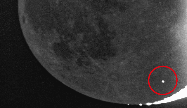 Momento en que un asteroide impacta contra la Luna. Fotocaptura: @DFuji1/Twitter - Video: Space.com