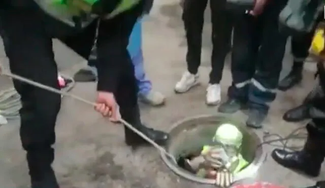 Los trabajadores de un grifo pidieron ayuda al Serenazgo tras percatarse que los jóvenes no salían del tanque, pero fue demasiado tarde. Foto:  América Noticias