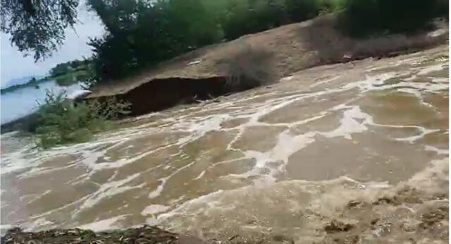El segundo desborde del río La Leche se produjo en el caserío La Pava, en Mochumí. Foto: captura de video/difusión