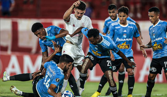 Sporting Cristal vs. Huracán: el ganador clasificará a fase de grupos de Copa Libertadores y el perdedor irá a Copa Sudamericana. Foto: AFP