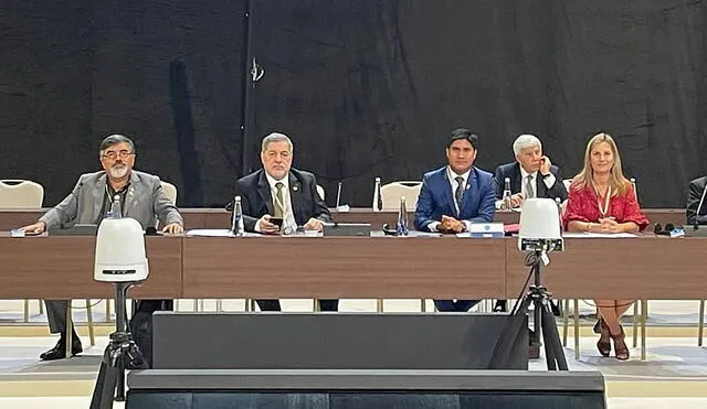Congresistas Paredes, Bustamante, Soto y Alva en Baréin. Foto: difusión