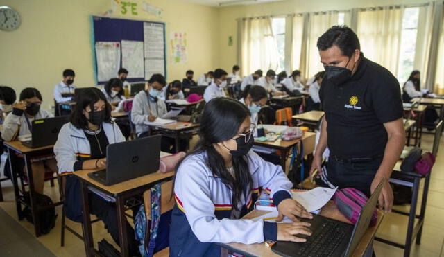 La remuneración para los auxiliares de educación nombrados y contratados solía ser S/ 1,430 soles. Foto: Andina