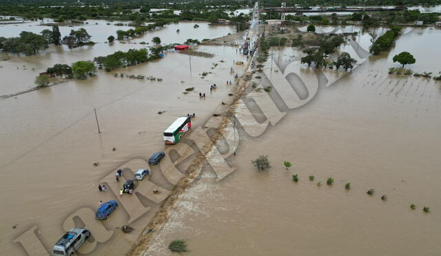 El río La Leche se desbordó y afectó a varios distritos, como Pacora e Íllimo. Foto: Clinton Medina/ La República