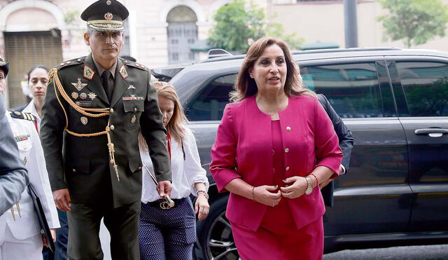 Sucesión. Es innegable que la llegada de Boluarte al poder fue estrictamente constitucional, pero esa legitimidad de origen no ha sido refrendada en la práctica. Foto: difusión