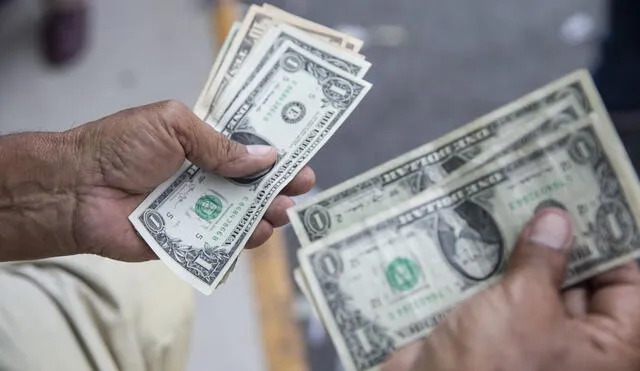 El dólar en el mercado paralelo cotizaba a S/3,780 la compra y S/3,810 la venta. Foto: Andina