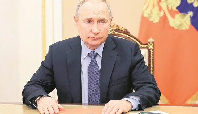 Presidente Vladimir Putin preside una telerreunión con su Consejo de Seguridad. Foto: AFP