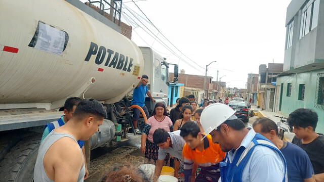 El servicio de agua por cisterna no abastece al total de los afectados. Foto: Sedalib